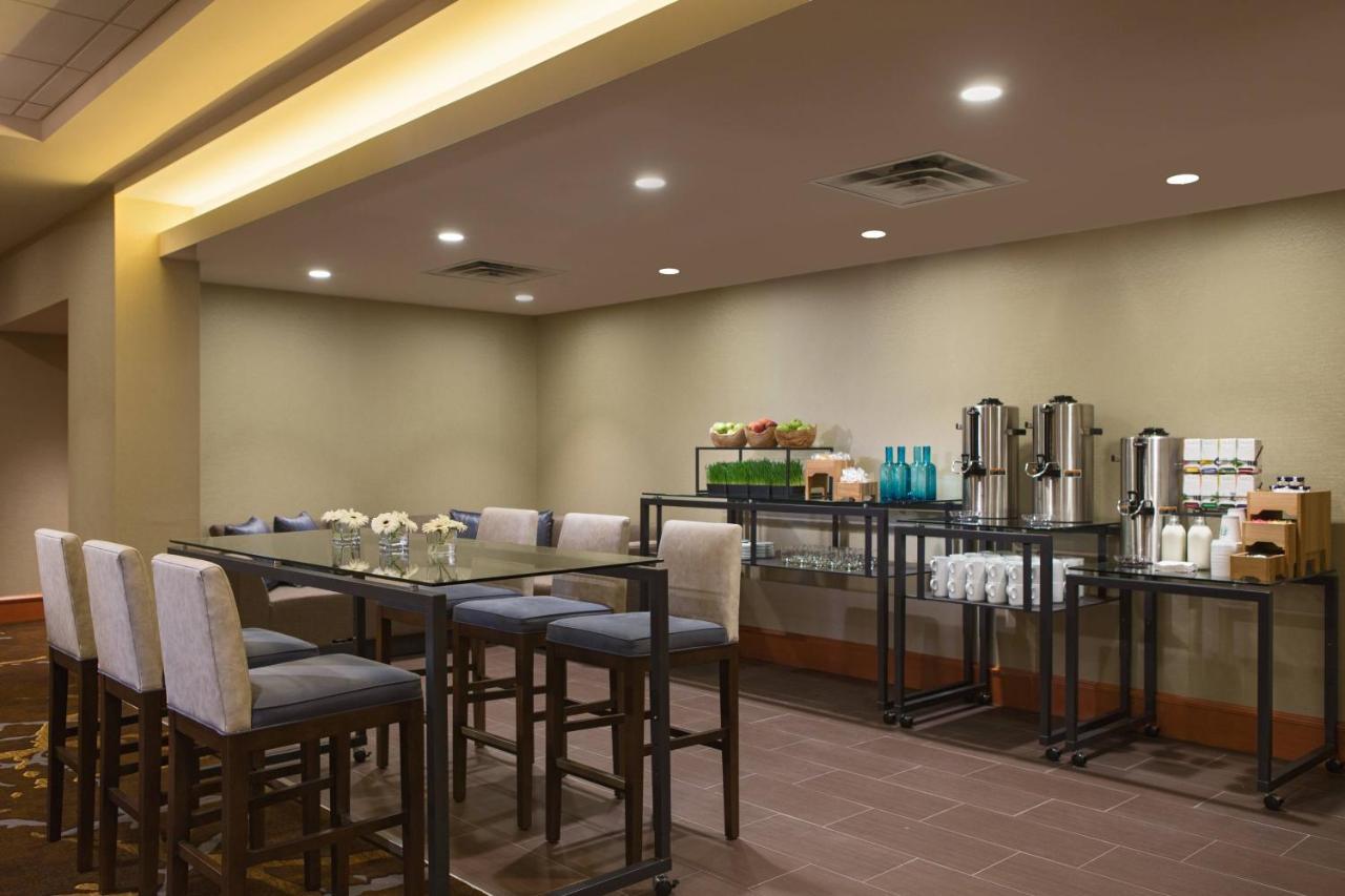 Calgary Marriott Downtown Hotel Екстер'єр фото