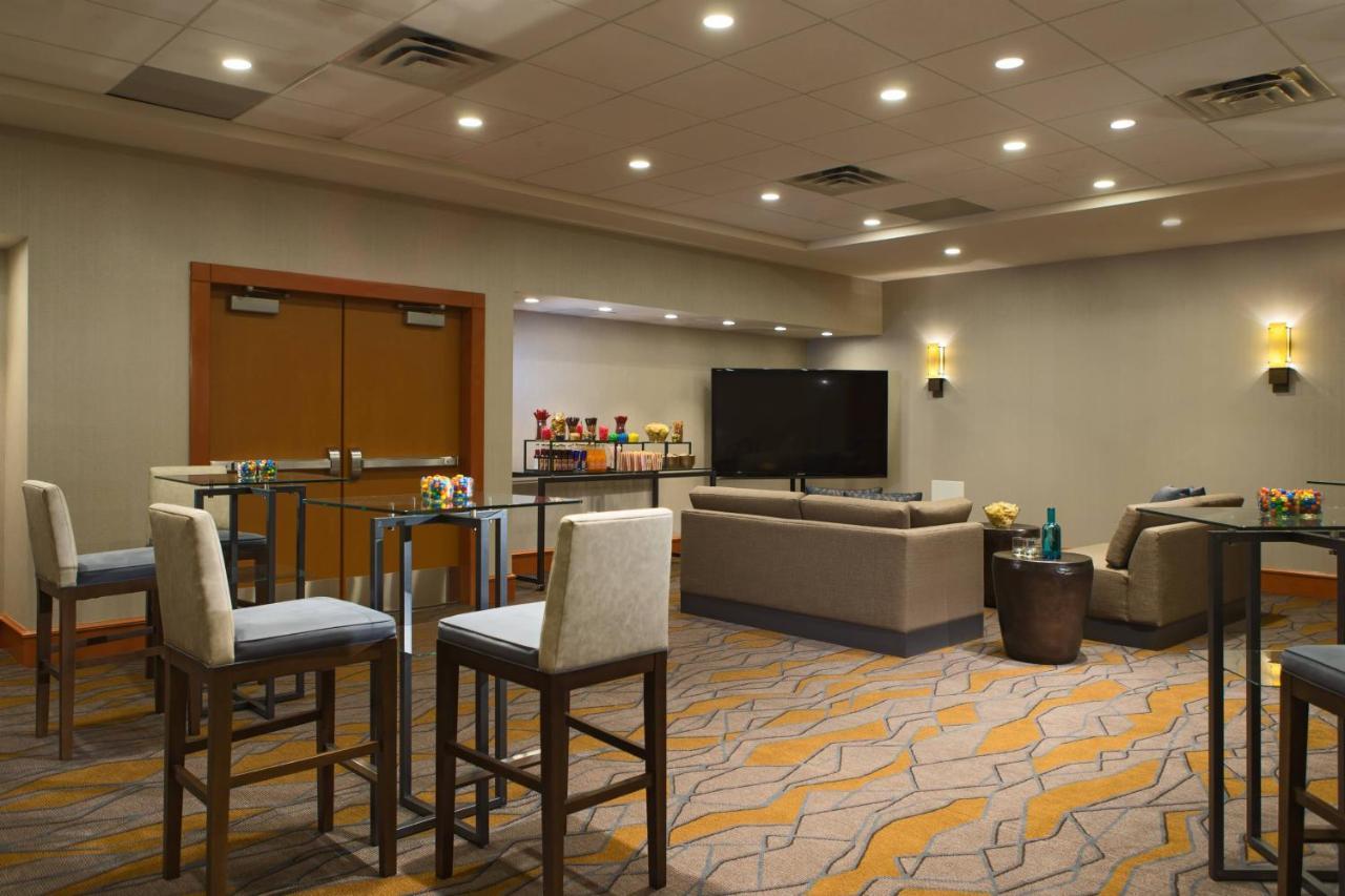 Calgary Marriott Downtown Hotel Екстер'єр фото
