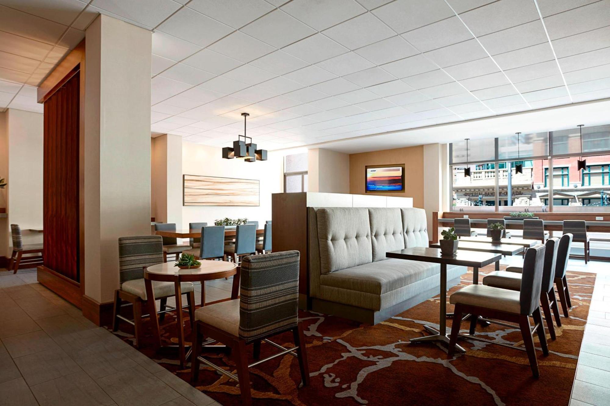 Calgary Marriott Downtown Hotel Екстер'єр фото