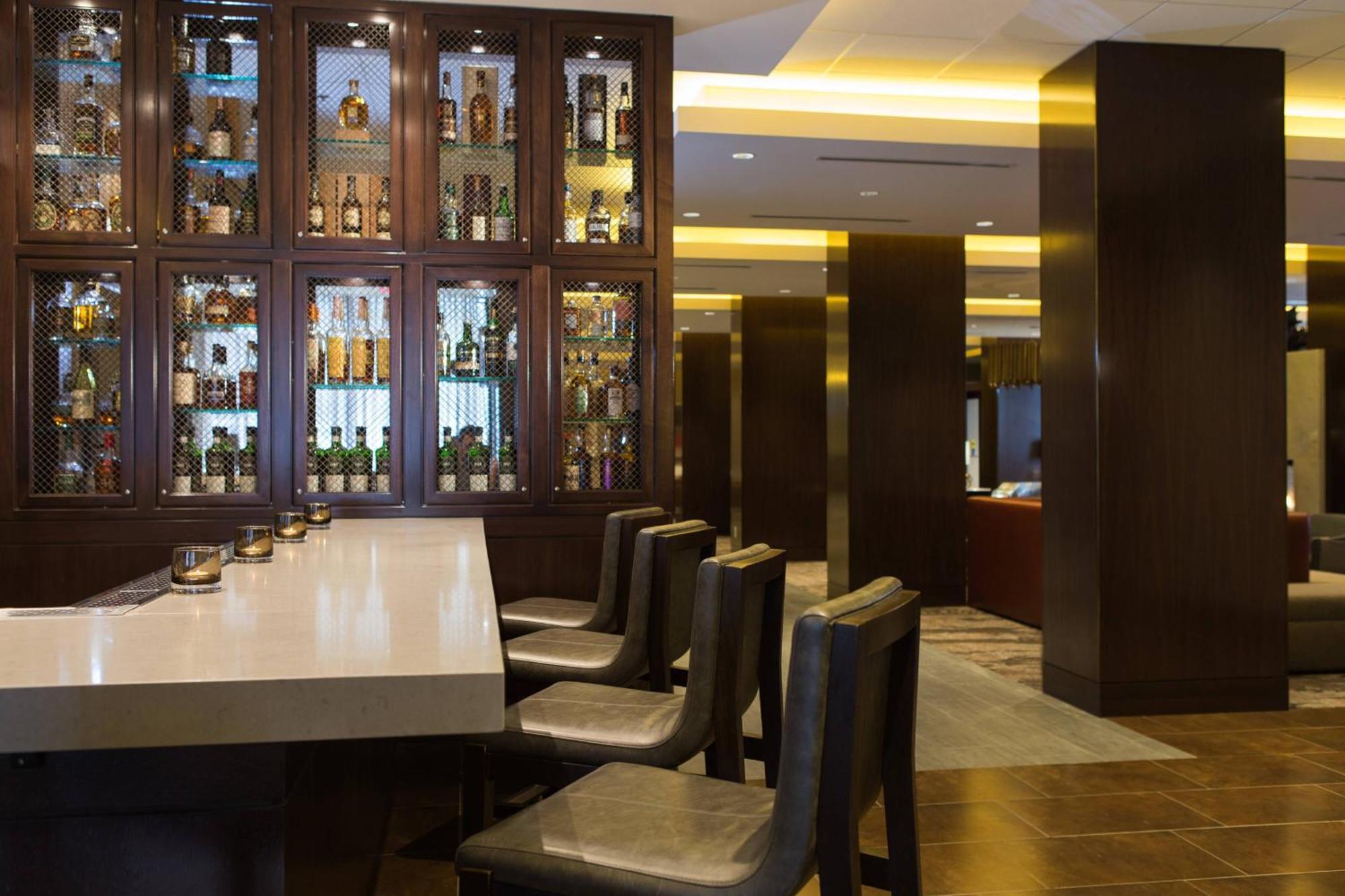 Calgary Marriott Downtown Hotel Екстер'єр фото